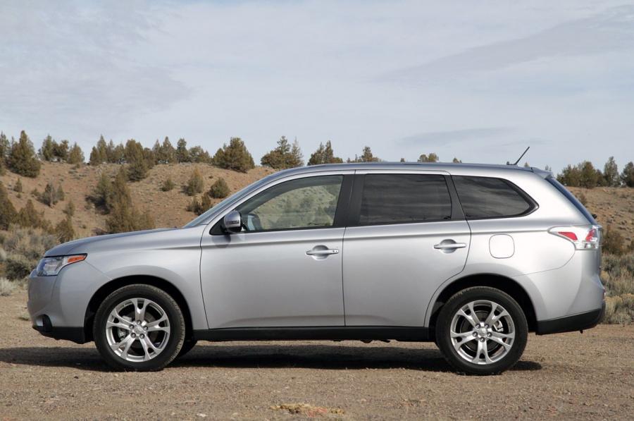  Mitsubishi Outlander 2014 года  (фото 6 из 136)